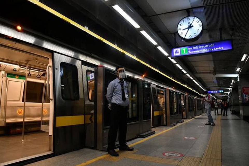 Delhi Metro launches free WiFi services at Yellow Line metro stations